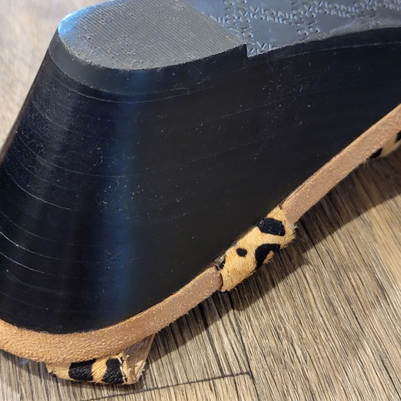 Textured leopard print strappy sandals - Picture 5 of 6